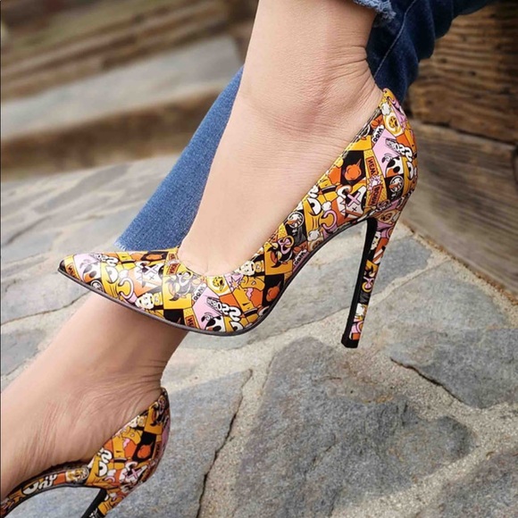 Yellow comic pump - Picture 2 of 10